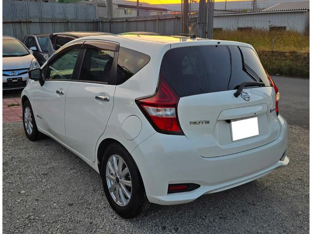 ノート e-パワー X ワンオーナー スマートキ ハイブリッド車 地デジTV メモリーナビ ETC バックカメラ 衝突軽減装置 LEDヘッドライト Bluetooth オートライト(6枚目)