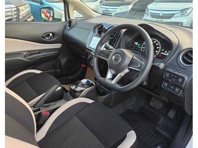 ノート e-パワー X ワンオーナー スマートキ ハイブリッド車 地デジTV メモリーナビ ETC バックカメラ 衝突軽減装置 LEDヘッドライト Bluetooth オートライト(10枚目)