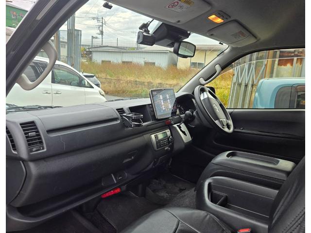 ハイエースコミューター スーパーロングＧＬ　３ナンバー１０人乗り構造変更　スマートキ　ＬＥＤヘッドライト　衝突被害軽減システム　バックカメラ　パワースライドドア　ＥＴＣ　全席フルフラット　前後ドライブレコーダー　Ｂｌｕｅｔｏｏｔｈ　車載用冷蔵庫（8枚目）