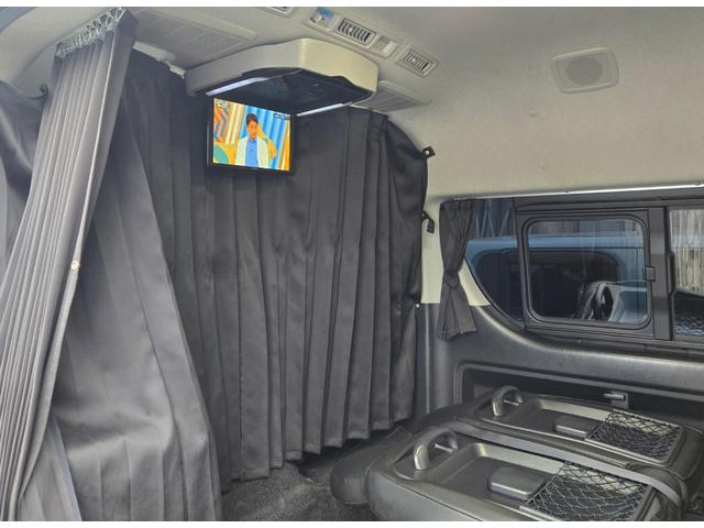 ハイエースコミューター スーパーロングＧＬ　３ナンバー１０人乗り構造変更　スマートキ　ＬＥＤヘッドライト　衝突被害軽減システム　バックカメラ　パワースライドドア　ＥＴＣ　全席フルフラット　前後ドライブレコーダー　Ｂｌｕｅｔｏｏｔｈ　車載用冷蔵庫（15枚目）