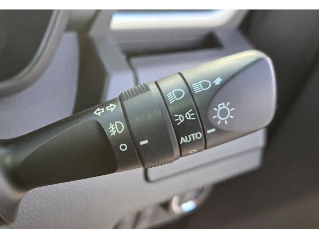 ルーミー カスタムG S フルセグナビ・TV 両側電動スライド LED バックカメラ 衝突軽減ブレーキ スマートキー Bluetooth オートクルコン コーナーセンサー シートヒーター オートライト アイドリングストップ(28枚目)