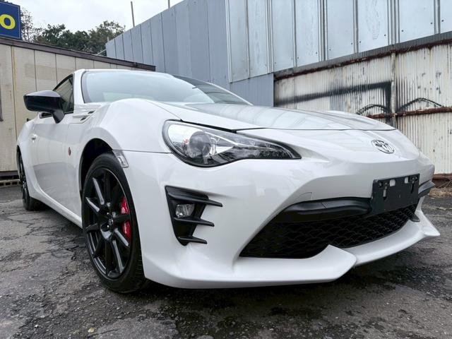 ８６ ＧＴリミテッド　ブラックパッケージ　ＥＴＣ　バックカメラ　ドライブレコーダー　ブレンボキャリバー　ＬＥＤヘッドライトフォグランプ　純正アルミホイール（2枚目）