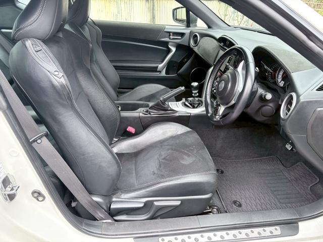 ８６ ＧＴリミテッド　ブラックパッケージ　ＥＴＣ　バックカメラ　ドライブレコーダー　ブレンボキャリバー　ＬＥＤヘッドライトフォグランプ　純正アルミホイール（14枚目）