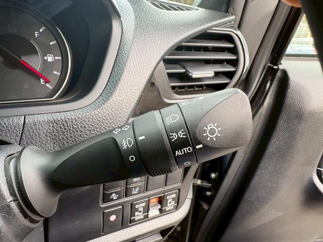 ヴォクシー ZS 煌 フロントリアドライブレコーダー LEDヘッドライトフォークライト 純正アルミホイル ETC(28枚目)