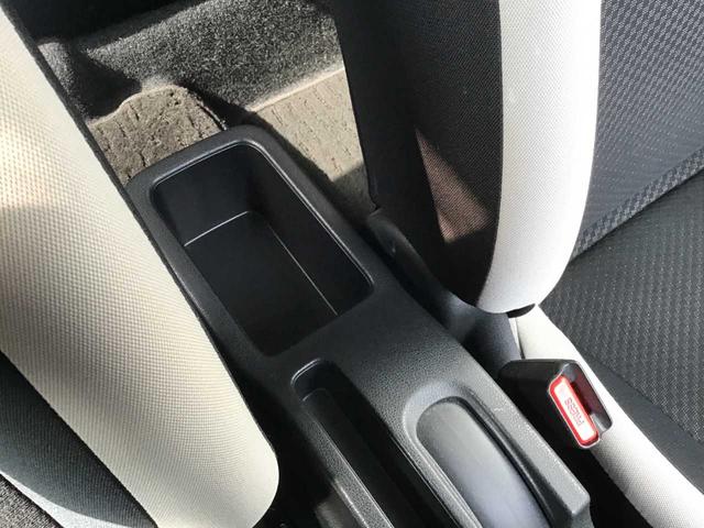 ノート ｅ－パワー　Ｘ　ＦＯＵＲ　ブルートゥース　踏み間違い防止　横滑り防止機能　ソナー　切替４ＷＤ　ＥＴＣ車載器　フルセグテレビ　パワーステアリング　ドライブレコーダー　ＡＢＳ　パワーウインドウ　スマートキー　オートエアコン　ＴＶ（33枚目）