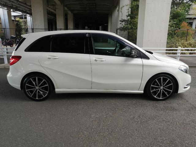 Ｂクラス Ｂ１８０　スポーツ　ナイトパッケージ　Ｗ２４６前期最終モデル・ナイトパッケージ・カラー液晶ディスプレイ・純正ＨＩＤヘッドライト・純正１８インチアルミ・ハーフレザーシート・パワーシート・純正ナビ・フルセグＴＶ・バックカメラ・ＥＴＣ（8枚目）