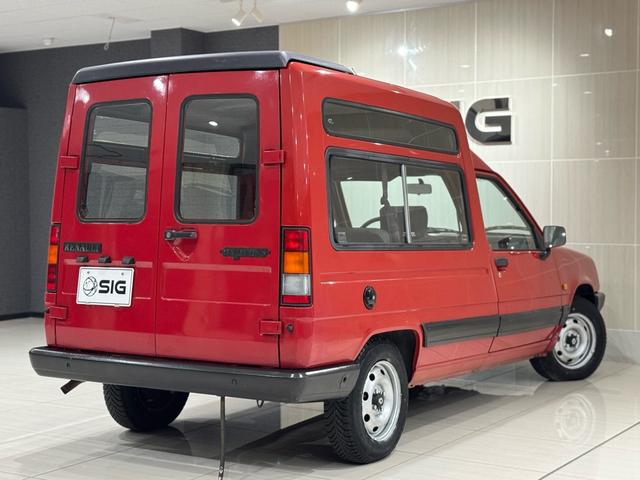 エクスプレス ＧＴＬ　ｐｈａｓｅ１／正規ディーラー車／左ハンドル／５速マニュアル／純正ホイール（7枚目）