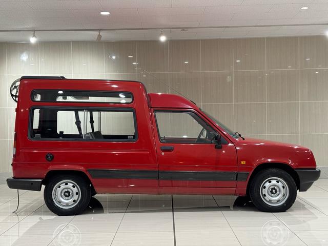 エクスプレス ＧＴＬ　ｐｈａｓｅ１／正規ディーラー車／左ハンドル／５速マニュアル／純正ホイール（8枚目）