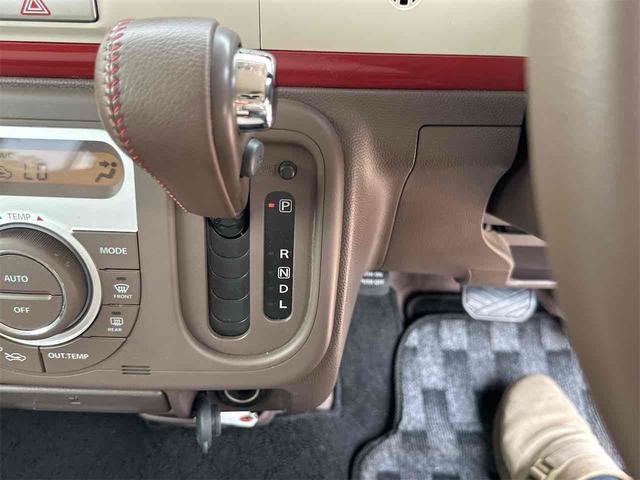 アルトラパンショコラ Ｘ　車検２年付き　ドライブレコーダー　バックカメラ　ナビ　ＴＶ　オートライト　ＨＩＤ　スマートキー　アイドリングストップ　電動格納ミラー　ベンチシート　ＣＶＴ　盗難防止システム　ＡＢＳ　ＵＳＢ（13枚目）