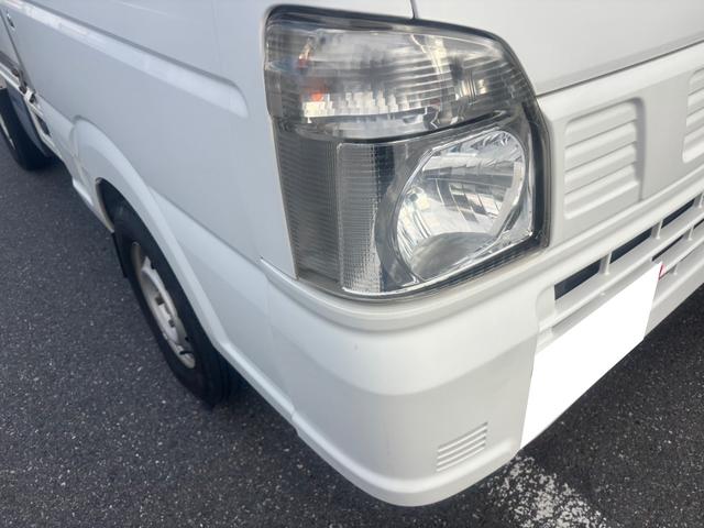 ＮＴ１００クリッパートラック ＤＸ　エンジン型式：Ｒ０６Ａ・ステアリング形式：パワーアシスト付きラック＆ピニオン・パートタイム４ＷＤ・３ＡＴ・運転席：エアバック・ＡＭ／ＦＭラジオ・マニュアルエアコン・ＵＶカットガラス・ＥＴＣ（5枚目）