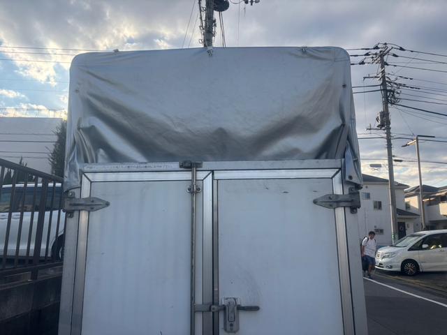 ＮＴ１００クリッパートラック ＤＸ　エンジン型式：Ｒ０６Ａ・ステアリング形式：パワーアシスト付きラック＆ピニオン・パートタイム４ＷＤ・３ＡＴ・運転席：エアバック・ＡＭ／ＦＭラジオ・マニュアルエアコン・ＵＶカットガラス・ＥＴＣ（19枚目）