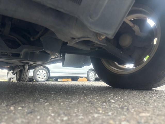 アトレーワゴン カスタムターボＲＳリミテッド　ターボ・車検Ｒ９／７月まで・左側パワースライドドア・ウインカーミラー・リアスポイラー・ナビ＆ワンセグＴＶ／Ｂｌｕｅｔｏｏｔｈ対応・純正ＡＷ・フロントフォグランプ（69枚目）