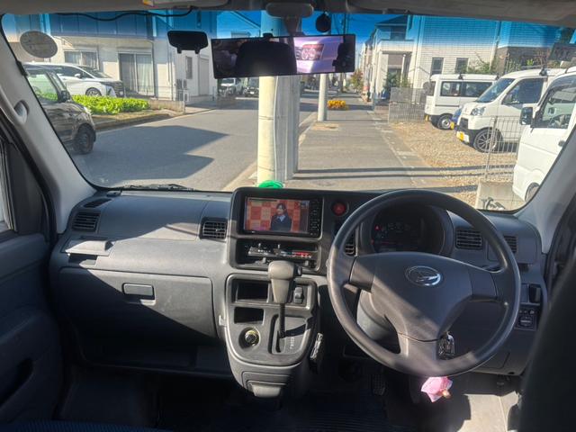 ハイゼットカーゴ クルーズターボ　車検令和８年１０月・ターボ搭載・キーレスエントリー・前席パワーウインドウ・社外ＡＷ・両側スライドドア・サイドバイザー・ナビ＆ＴＶ・ＥＴＣ・ルーフキャリア（8枚目）