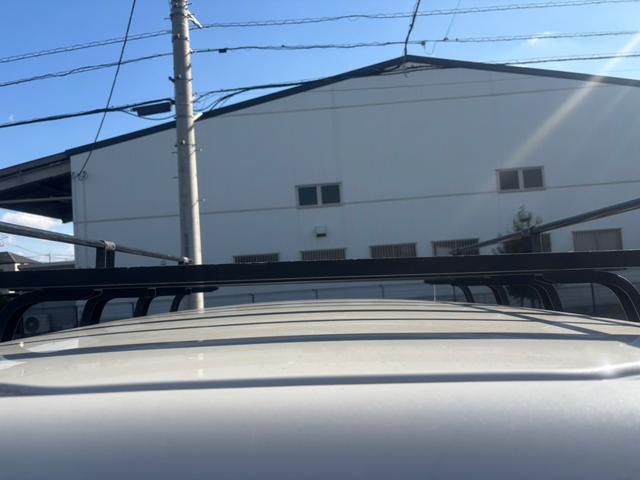 ハイゼットカーゴ クルーズターボ　車検令和８年１０月・ターボ搭載・キーレスエントリー・前席パワーウインドウ・社外ＡＷ・両側スライドドア・サイドバイザー・ナビ＆ＴＶ・ＥＴＣ・ルーフキャリア（11枚目）