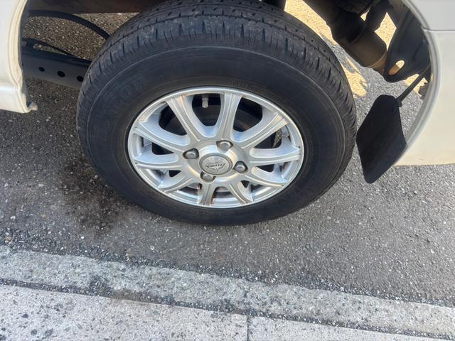 ハイゼットカーゴ クルーズターボ　車検令和８年１０月・ターボ搭載・キーレスエントリー・前席パワーウインドウ・社外ＡＷ・両側スライドドア・サイドバイザー・ナビ＆ＴＶ・ＥＴＣ・ルーフキャリア（21枚目）