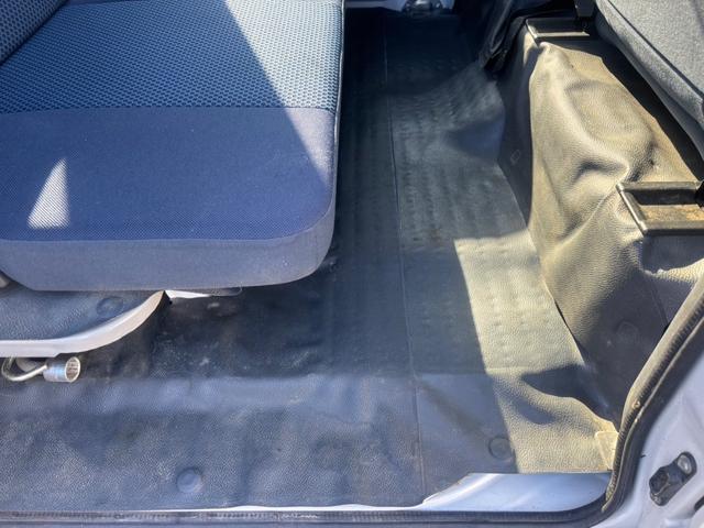 ハイゼットカーゴ クルーズターボ　車検令和８年１０月・ターボ搭載・キーレスエントリー・前席パワーウインドウ・社外ＡＷ・両側スライドドア・サイドバイザー・ナビ＆ＴＶ・ＥＴＣ・ルーフキャリア（23枚目）