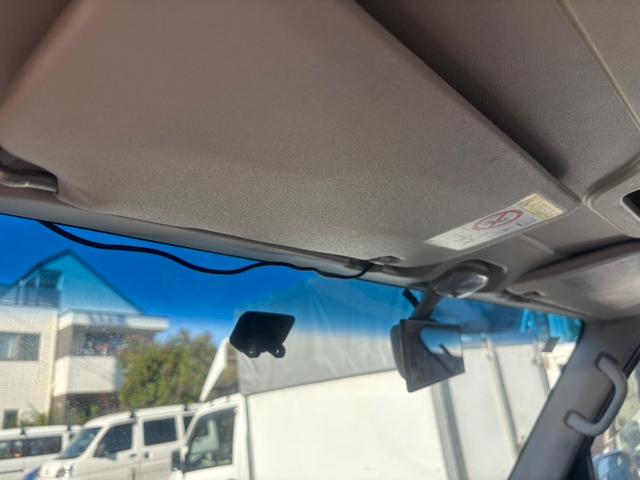 ハイゼットカーゴ クルーズターボ　車検令和８年１０月・ターボ搭載・キーレスエントリー・前席パワーウインドウ・社外ＡＷ・両側スライドドア・サイドバイザー・ナビ＆ＴＶ・ＥＴＣ・ルーフキャリア（26枚目）