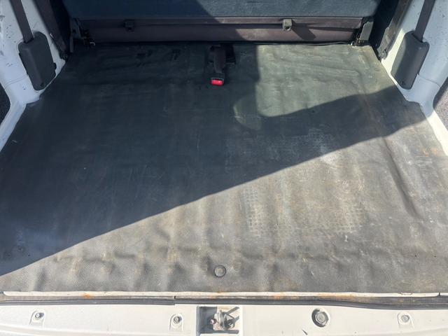 ハイゼットカーゴ クルーズターボ　車検令和８年１０月・ターボ搭載・キーレスエントリー・前席パワーウインドウ・社外ＡＷ・両側スライドドア・サイドバイザー・ナビ＆ＴＶ・ＥＴＣ・ルーフキャリア（60枚目）