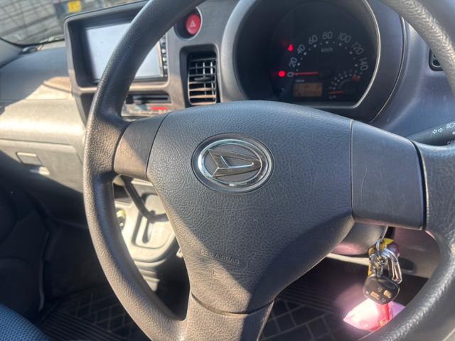 ハイゼットカーゴ クルーズターボ　車検令和８年１０月・ターボ搭載・キーレスエントリー・前席パワーウインドウ・社外ＡＷ・両側スライドドア・サイドバイザー・ナビ＆ＴＶ・ＥＴＣ・ルーフキャリア（64枚目）