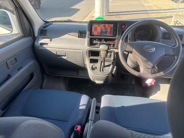 ハイゼットカーゴ クルーズターボ　車検令和８年１０月・ターボ搭載・キーレスエントリー・前席パワーウインドウ・社外ＡＷ・両側スライドドア・サイドバイザー・ナビ＆ＴＶ・ＥＴＣ・ルーフキャリア（67枚目）