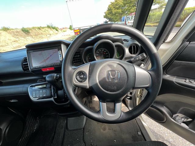 Ｎ－ＢＯＸ Ｇ・Ｌパッケージ　４ＷＤ　Ｂｌｕｅｔｏｏｔｈナビ　バックカメラ　片側電動スライドドア　スペアキー（15枚目）