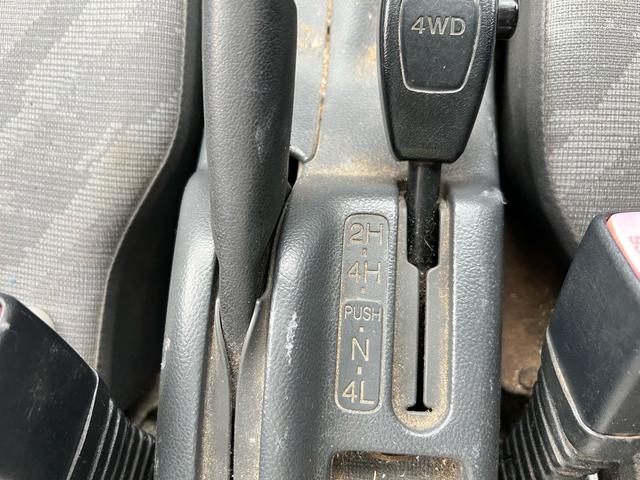 キャリイトラック KCエアコン・パワステ 頑丈ダンプ MT 4WD 2WD切り替え(16枚目)