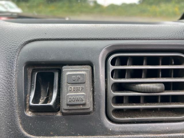 キャリイトラック KCエアコン・パワステ 頑丈ダンプ MT 4WD 2WD切り替え(17枚目)