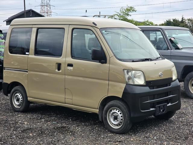 ハイゼットカーゴ DX ハイルーフ 4WD (ベージュ)全塗装  3万キロ(3枚目)