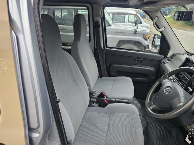 ハイゼットカーゴ DX ハイルーフ 4WD (ベージュ)全塗装  3万キロ(14枚目)