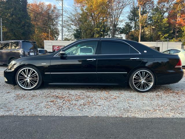 クラウン アスリートGパッケージ 全塗装済み 全席パワーシート 全席シートヒーター 車庫長 社外19インチアルミ LED ヘッドライト 冷蔵庫 ETC クルーズコントロール(16枚目)