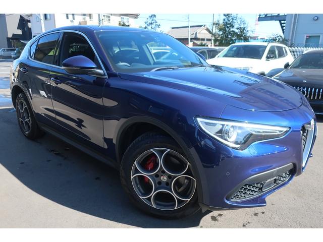 ステルヴィオ ２．０ターボ　Ｑ４スポーツパッケージ　１オーナー車　純正ディスプレイオーディオ＆Ｂトゥース＆Ｂカメラ　ハーマンカードンサウンドシステム　専用インテリア＆レザースポーツシート　シートヒーター　Ｐシート　パワーバックドア　ＬＥＤライト　専用１９インチアルミ（11枚目）