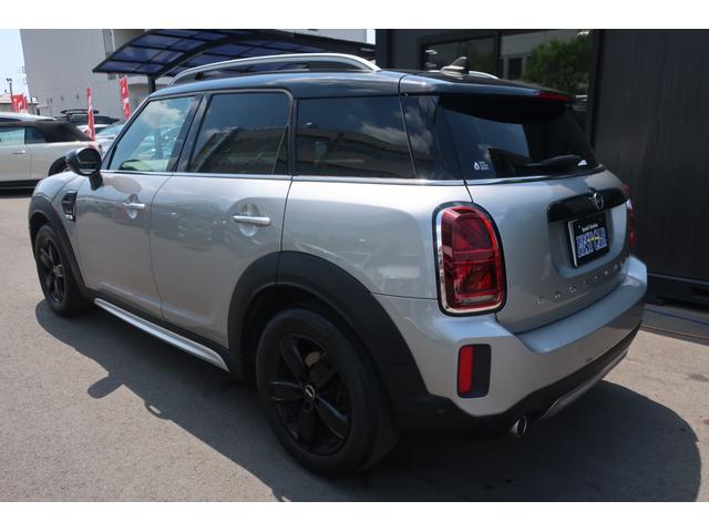 ＭＩＮＩ クーパーＤクロスオーバー　後期型　ＯＰレザーシートインテリア　純正ナビ＆ＵＳＢ＆Ｂトゥース＆Ｂカメラ　専用インテリア＆ＯＰブラウンレザーシート　シートヒーター　ＬＥＤヘッドライト　ＬＥＤフォグ　ユニオンジャックＬＥＤテール　パワーバックドア　純正ブラック１７ＡＷ（14枚目）