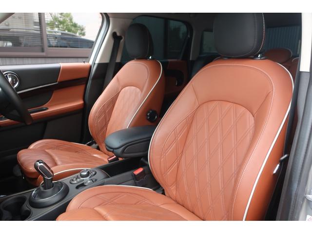 ＭＩＮＩ クーパーＤクロスオーバー　後期型　ＯＰレザーシートインテリア　純正ナビ＆ＵＳＢ＆Ｂトゥース＆Ｂカメラ　専用インテリア＆ＯＰブラウンレザーシート　シートヒーター　ＬＥＤヘッドライト　ＬＥＤフォグ　ユニオンジャックＬＥＤテール　パワーバックドア　純正ブラック１７ＡＷ（20枚目）