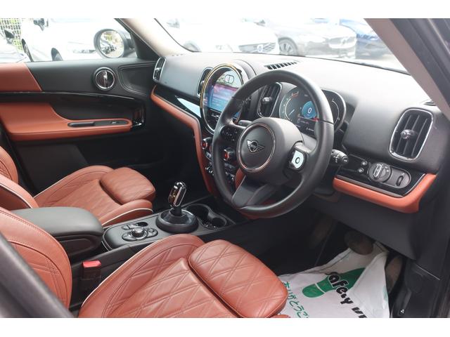 ＭＩＮＩ クーパーＤクロスオーバー　後期型　ＯＰレザーシートインテリア　純正ナビ＆ＵＳＢ＆Ｂトゥース＆Ｂカメラ　専用インテリア＆ＯＰブラウンレザーシート　シートヒーター　ＬＥＤヘッドライト　ＬＥＤフォグ　ユニオンジャックＬＥＤテール　パワーバックドア　純正ブラック１７ＡＷ（27枚目）
