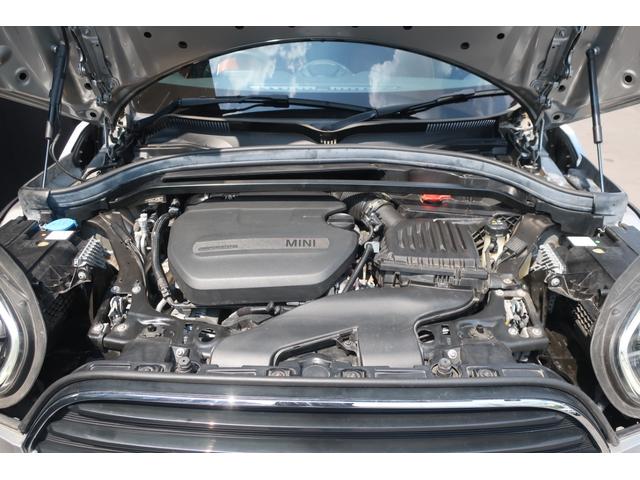 ＭＩＮＩ クーパーＤクロスオーバー　後期型　ＯＰレザーシートインテリア　純正ナビ＆ＵＳＢ＆Ｂトゥース＆Ｂカメラ　専用インテリア＆ＯＰブラウンレザーシート　シートヒーター　ＬＥＤヘッドライト　ＬＥＤフォグ　ユニオンジャックＬＥＤテール　パワーバックドア　純正ブラック１７ＡＷ（53枚目）