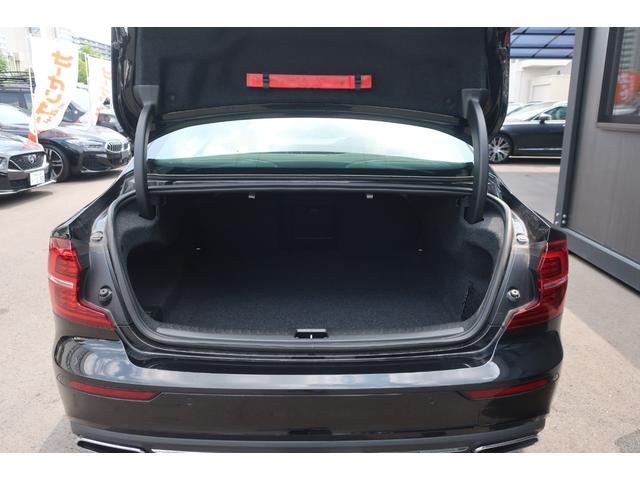 Ｓ６０ リチャージ　ＰＨＶ　Ｔ６　ＡＷＤ　インスクリプション　Ａｐｐｌｅ　Ｃａｒ　Ｐｌａｙ対応純正ナビ＆フルセグＴＶ＆全方位カメラ　専用インテリア＆本革シート　シートマッサージ機能　シートヒーター　シートＡＣ　電動サンルーフ　純正１９インチＡＷ　ＬＥＤライト（24枚目）