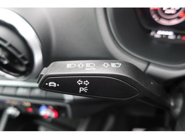 Ｑ２ ３５ＴＦＳＩ　Ｓライン　後期型　純正ナビ＆ＴＶ＆Ｂカメラ　専用エアロ　専用１８インチＡＷ　パワーバックドア　ＬＥＤヘッドライト　ＬＥＤライナー　専用インテリア＆ハーフレザーシート　シートヒーター　ミラーヒーター　スマートキー　衝突軽減ブレーキサポート（42枚目）