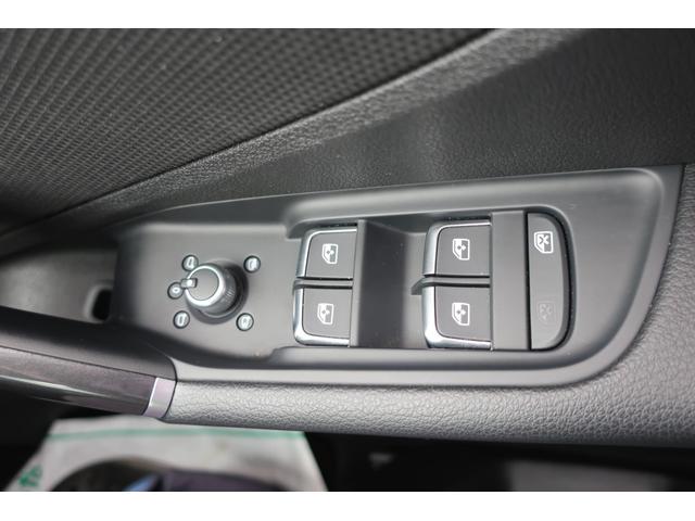 Ｑ２ ３５ＴＦＳＩ　Ｓライン　後期型　純正ナビ＆ＴＶ＆Ｂカメラ　専用エアロ　専用１８インチＡＷ　パワーバックドア　ＬＥＤヘッドライト　ＬＥＤライナー　専用インテリア＆ハーフレザーシート　シートヒーター　ミラーヒーター　スマートキー　衝突軽減ブレーキサポート（45枚目）