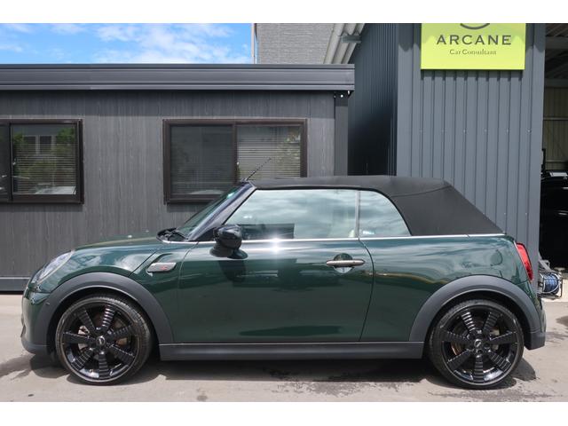 ＭＩＮＩ クーパーＳ　コンバーチブル　レゾリュートエディション　後期型　特別仕様限定車／電動トップオープンカー／Ａｐｐｌｅ　Ｃａｒ　Ｐｌａｙ対応ディスプレイオーディオ／ＵＳＢ／Ｂトゥース／Ｂカメラ／レゾリュートブロンズカラーアクセントパーツ／専用ハーフレザーシート（12枚目）