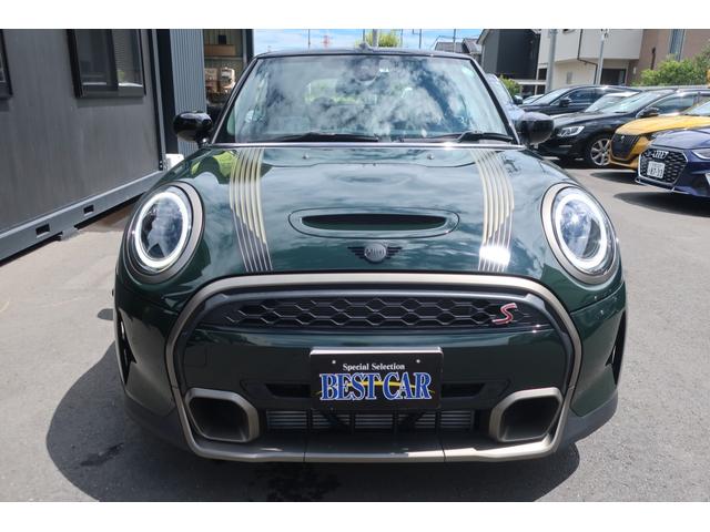 ＭＩＮＩ クーパーＳ　コンバーチブル　レゾリュートエディション　後期型　特別仕様限定車／電動トップオープンカー／Ａｐｐｌｅ　Ｃａｒ　Ｐｌａｙ対応ディスプレイオーディオ／ＵＳＢ／Ｂトゥース／Ｂカメラ／レゾリュートブロンズカラーアクセントパーツ／専用ハーフレザーシート（16枚目）