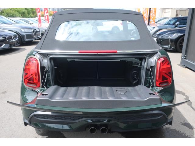 ＭＩＮＩ クーパーＳ　コンバーチブル　レゾリュートエディション　後期型　特別仕様限定車／電動トップオープンカー／Ａｐｐｌｅ　Ｃａｒ　Ｐｌａｙ対応ディスプレイオーディオ／ＵＳＢ／Ｂトゥース／Ｂカメラ／レゾリュートブロンズカラーアクセントパーツ／専用ハーフレザーシート（26枚目）