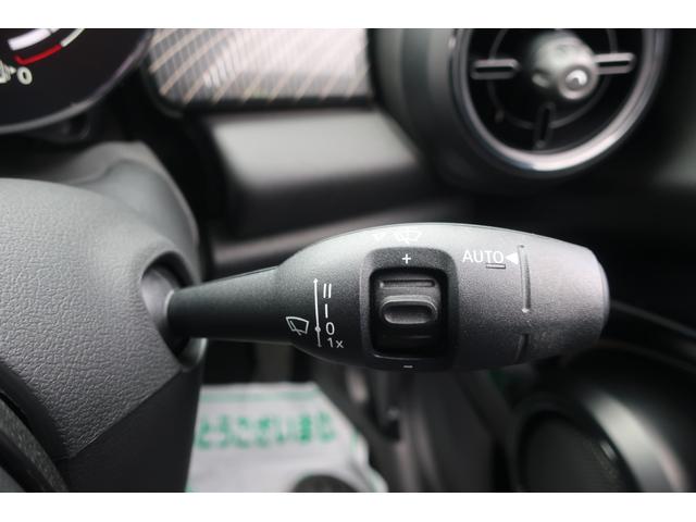 ＭＩＮＩ クーパーＳ　コンバーチブル　レゾリュートエディション　後期型　特別仕様限定車／電動トップオープンカー／Ａｐｐｌｅ　Ｃａｒ　Ｐｌａｙ対応ディスプレイオーディオ／ＵＳＢ／Ｂトゥース／Ｂカメラ／レゾリュートブロンズカラーアクセントパーツ／専用ハーフレザーシート（43枚目）