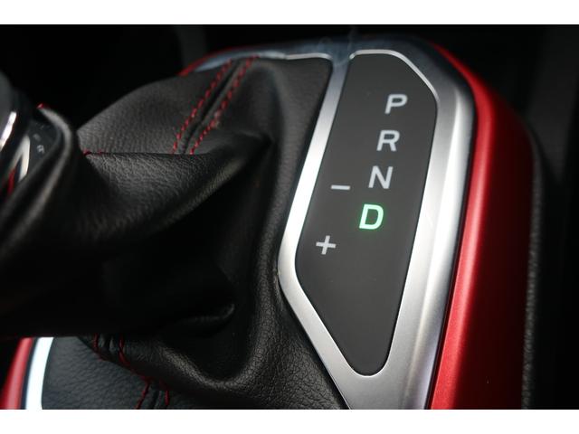 ジープ・レネゲード トレイルホーク　４ＷＤ　後期型　純正ナビ　後期型／４ＷＤ車／純正ナビ／フルセグＴＶ／Ｂトゥース／Ｂカメラ／ＬＥＤヘッドライト／オートライト／ＬＥＤフォグランプ／純正１７インチＡＷ／ルーフレール／スマートキー／プッシュスタート／電子パーキング（35枚目）