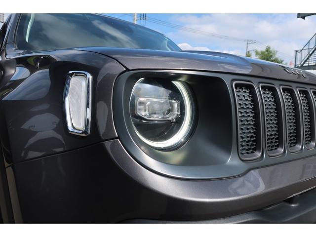 ジープ・レネゲード トレイルホーク　４ＷＤ　後期型　純正ナビ　後期型／４ＷＤ車／純正ナビ／フルセグＴＶ／Ｂトゥース／Ｂカメラ／ＬＥＤヘッドライト／オートライト／ＬＥＤフォグランプ／純正１７インチＡＷ／ルーフレール／スマートキー／プッシュスタート／電子パーキング（47枚目）