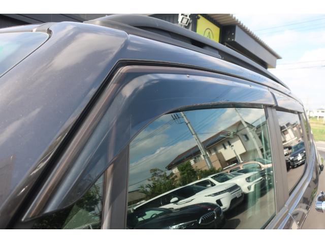 ジープ・レネゲード トレイルホーク　４ＷＤ　後期型　純正ナビ　後期型／４ＷＤ車／純正ナビ／フルセグＴＶ／Ｂトゥース／Ｂカメラ／ＬＥＤヘッドライト／オートライト／ＬＥＤフォグランプ／純正１７インチＡＷ／ルーフレール／スマートキー／プッシュスタート／電子パーキング（51枚目）