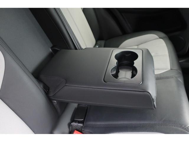 レンジローバーイヴォーク Ｒ－ダイナミック　Ｓ　Ｄ２００　４ＷＤ　後期型　レザーシート　Ａｐｐｌｅ　Ｃａｒ　Ｐｌａｙ対応純正ナビ／ＵＳＢ／Ｂトゥース／Ｂカメラ／全方位カメラ／レザーシート／Ｐシート／シートヒーター／純正２０インチグロスブラックＡＷ／ＬＥＤヘッドライト／パワーバックドア（22枚目）