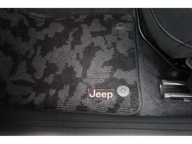 ジープ・コンパス ロンジチュード 4×4 後期型 Apple Car Play アップルカープレイ対応ワイドナビ/フルセグTV/USB/Bトゥース/Bカメラ/専用インテリア&ハーフレザーシート/LEDヘッドライト/LEDフォグ/純正17インチAW/衝突軽減ブレーキサポート(48枚目)