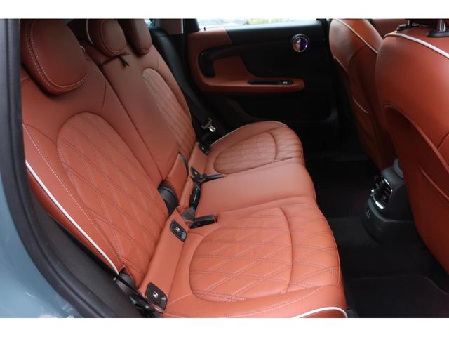 MINI クーパーD クロスオーバー レザーシートパッケージ 後期型 最終モデル/ディーゼルターボ/Apple Car Play対応ディスプレイオーディオ/USB/Bトゥース/Bカメラ/OPレザーシート/Pシート/シートヒーター/LEDライト/LEDフォグ/純正17AW(21枚目)