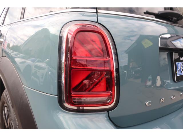 MINI クーパーD クロスオーバー レザーシートパッケージ 後期型 最終モデル/ディーゼルターボ/Apple Car Play対応ディスプレイオーディオ/USB/Bトゥース/Bカメラ/OPレザーシート/Pシート/シートヒーター/LEDライト/LEDフォグ/純正17AW(55枚目)