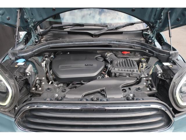 MINI クーパーD クロスオーバー レザーシートパッケージ 後期型 最終モデル/ディーゼルターボ/Apple Car Play対応ディスプレイオーディオ/USB/Bトゥース/Bカメラ/OPレザーシート/Pシート/シートヒーター/LEDライト/LEDフォグ/純正17AW(56枚目)